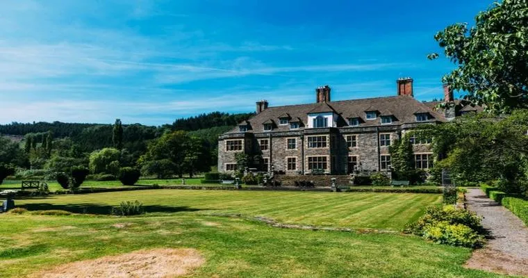 A Comprehensive Review of the Best Wales Hotels