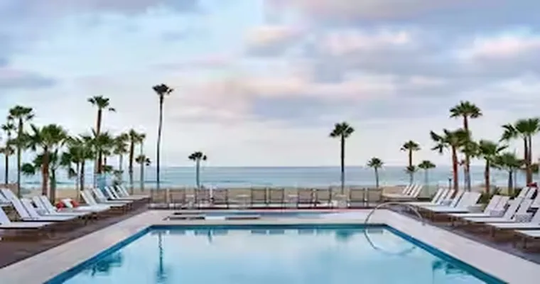 Best Huntington Beach Hotels: A Comprehensive Review