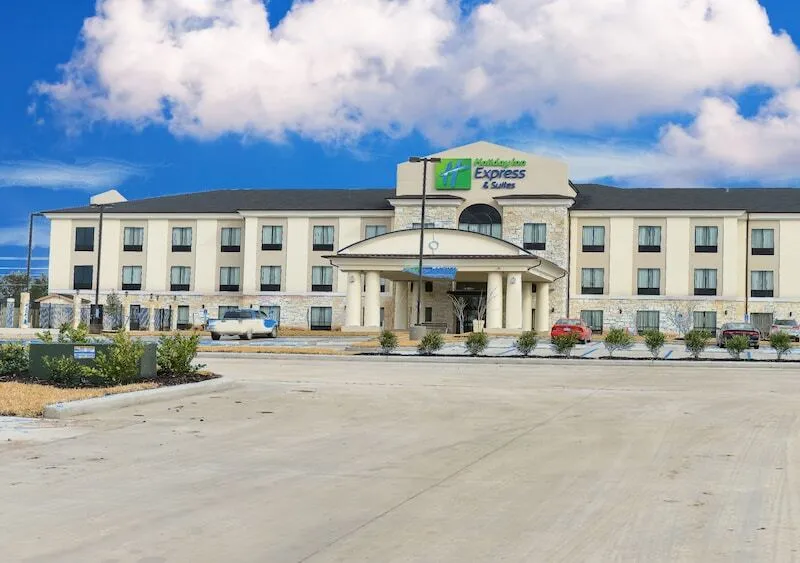 Holiday Inn Express & Suites Cuero, an IHG Hotel