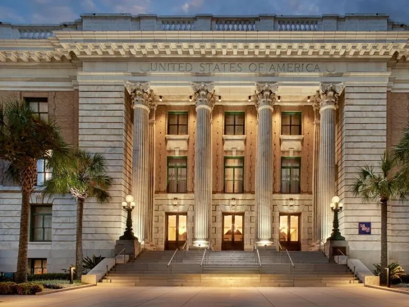 Le Méridien Tampa, The Courthouse