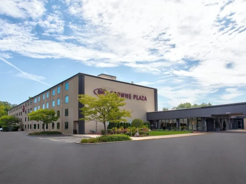 Crowne Plaza Chicago-Northbrook, an IHG Hotel