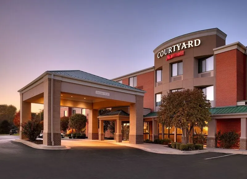 Courtyard by Marriott Kansas City Shawnee