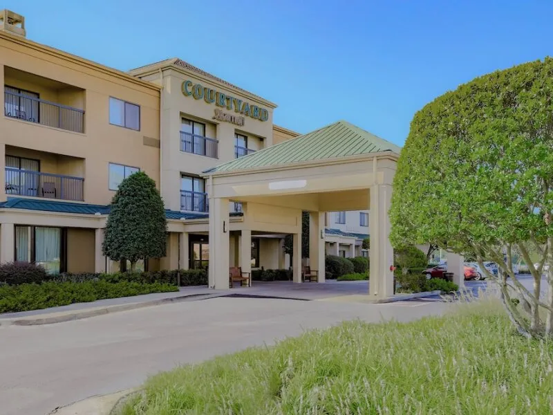 Courtyard by Marriott Monroe