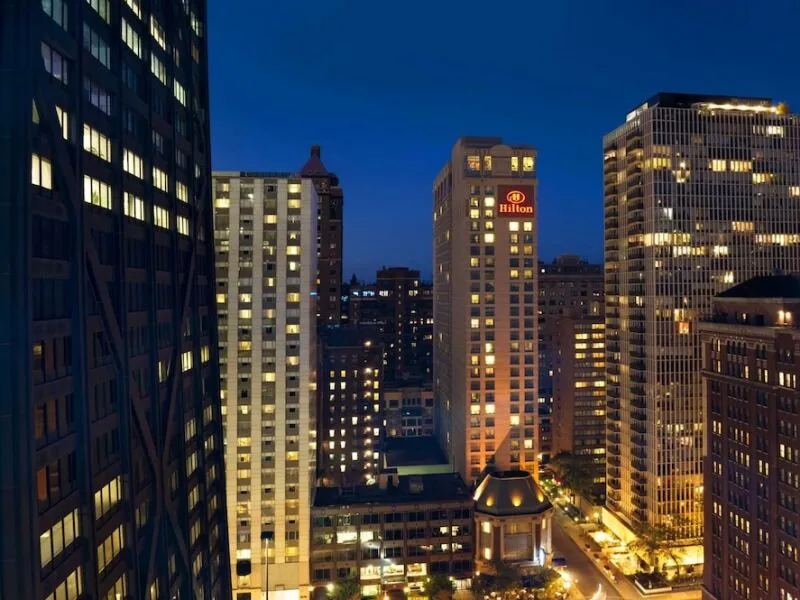 Hilton Chicago/Magnificent Mile Suites