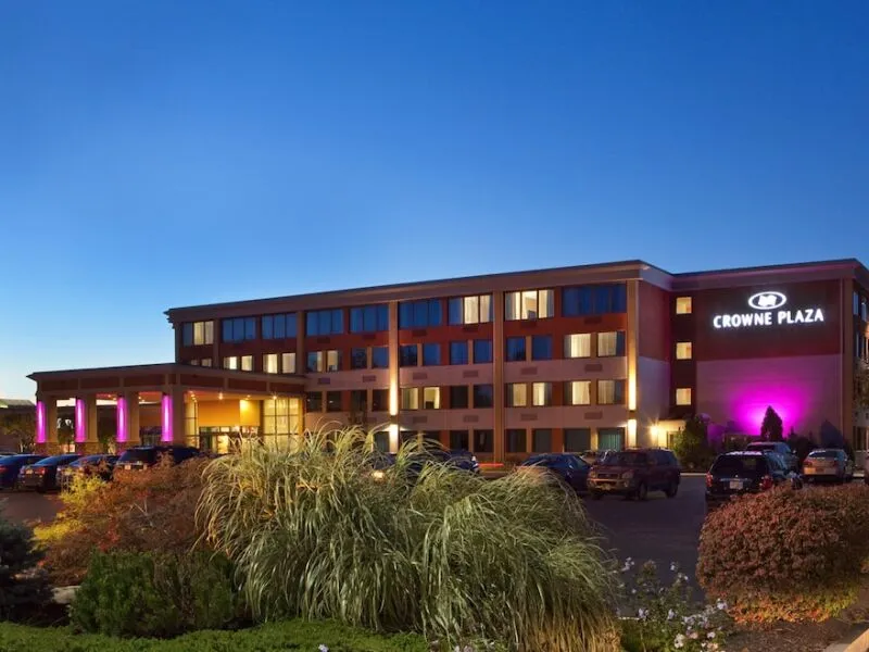 Crowne Plaza Boston - Woburn, an IHG Hotel