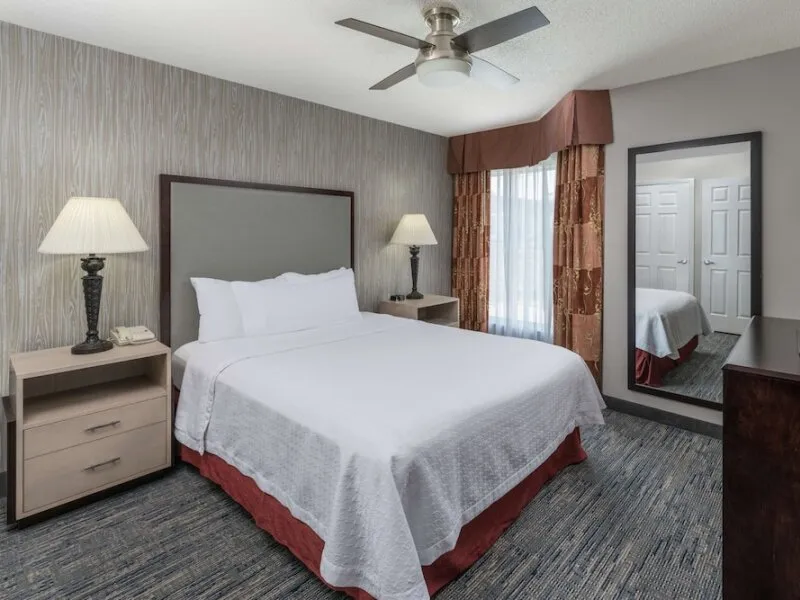 Homewood Suites by Hilton Chicago - Schaumburg