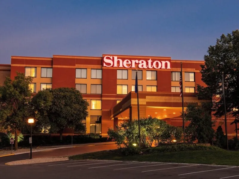 Sheraton Minneapolis West Hotel