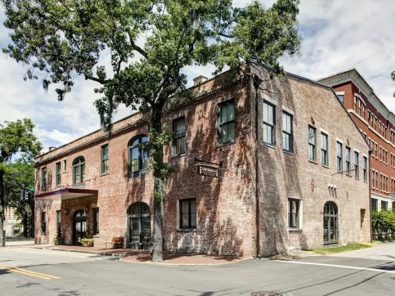 Staybridge Suites Savannah Historic District