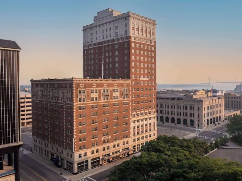 DoubleTree Suites by Hilton Hotel Detroit Downtown - Fort Shelby