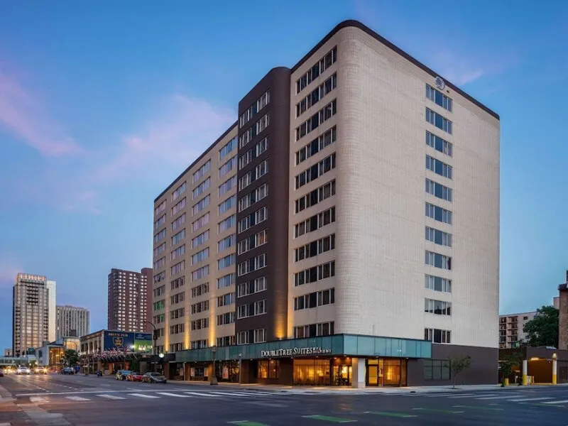 DoubleTree Suites by Hilton Minneapolis Downtown