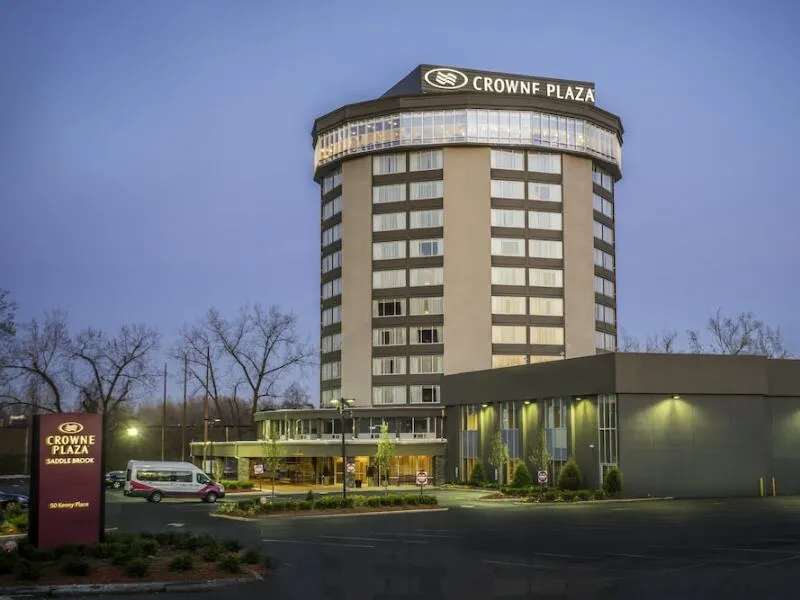 Crowne Plaza Saddle Brook, an IHG Hotel