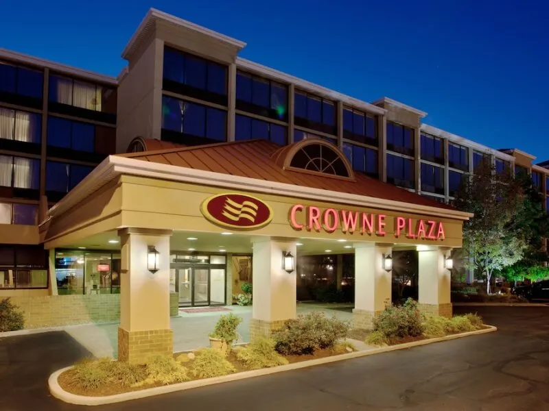 Crowne Plaza Cleveland Airport, an IHG Hotel