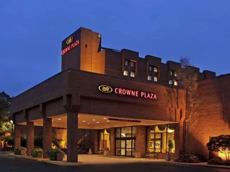 Crowne Plaza Columbus North- Worthington, an IHG Hotel