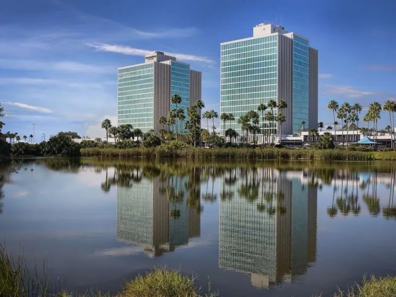 DoubleTree by Hilton at the Entrance to Universal Orlando