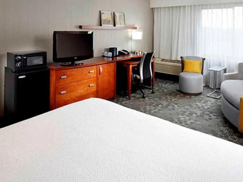 Courtyard by Marriott Akron Stow