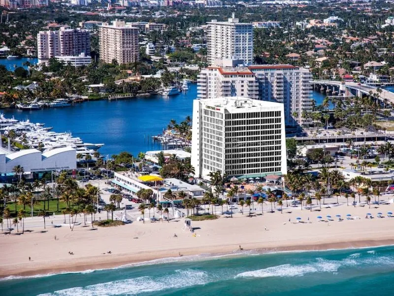 Courtyard by Marriott Fort Lauderdale Beach