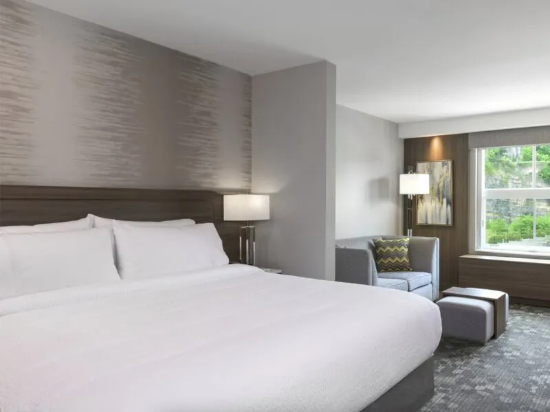 Courtyard by Marriott Edgewater NYC Area