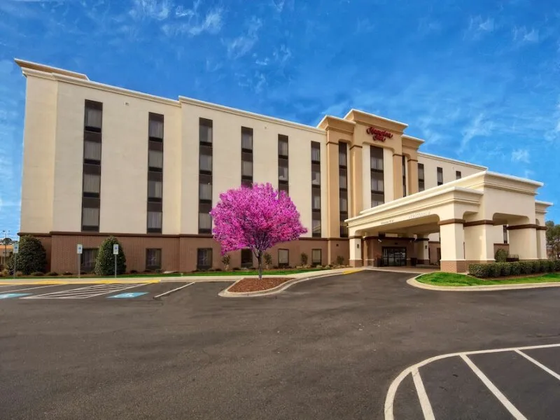 Hampton Inn by Hilton Dunn