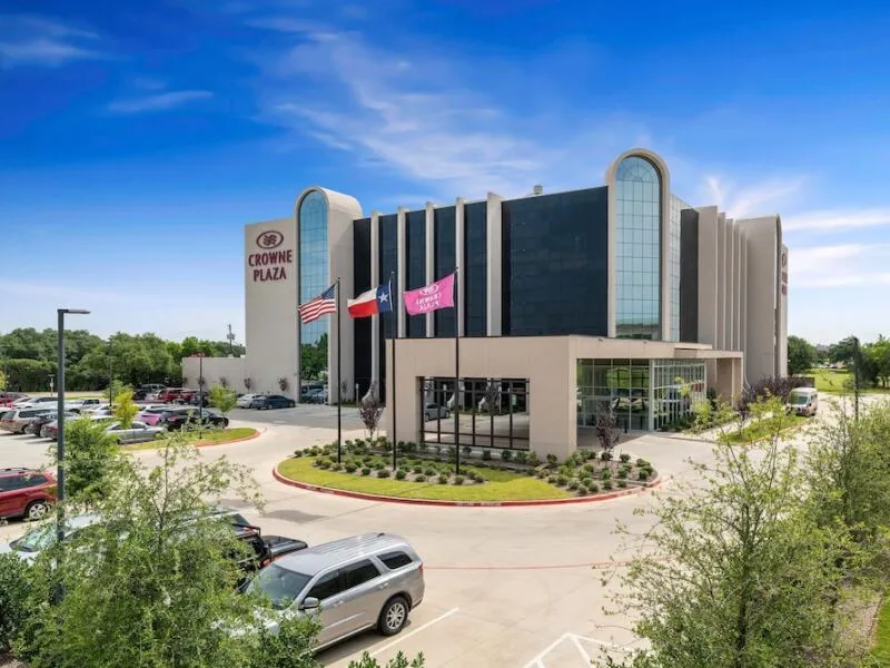 Crowne Plaza Suites Arlington - Ballpark - Stadium, an IHG Hotel