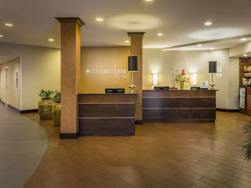 DoubleTree by Hilton Hotel Raleigh - Brownstone - University