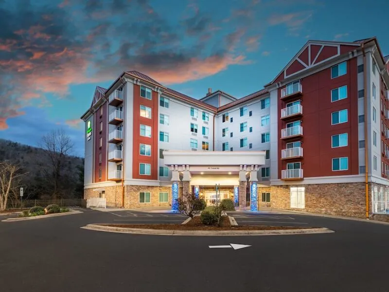 Holiday Inn & Suites Asheville Downtown