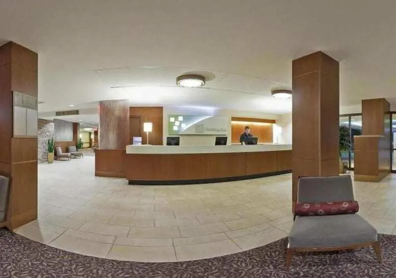 Holiday Inn Syracuse-Liverpool-Exit 37