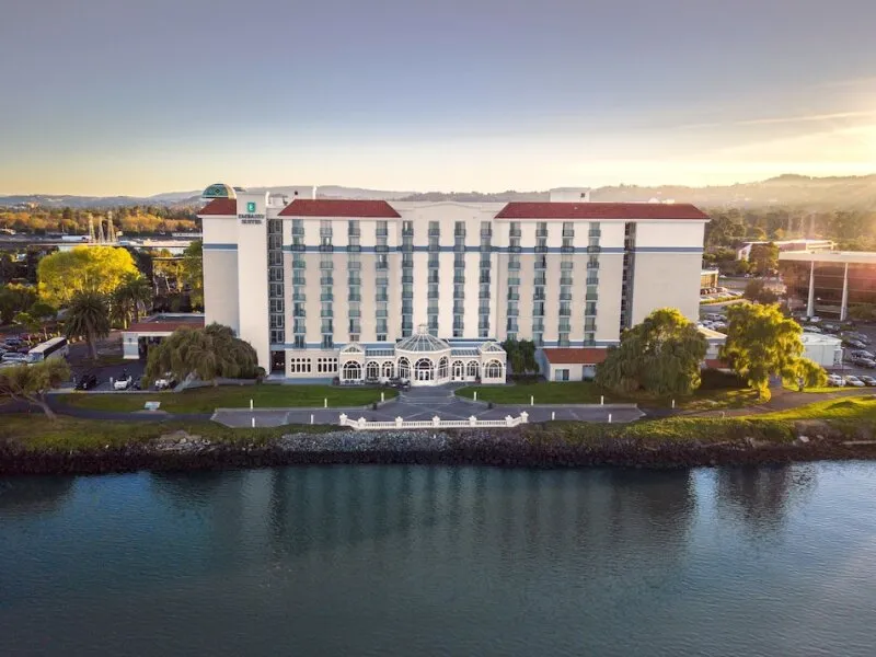 Embassy Suites by Hilton San Francisco Airport Waterfront