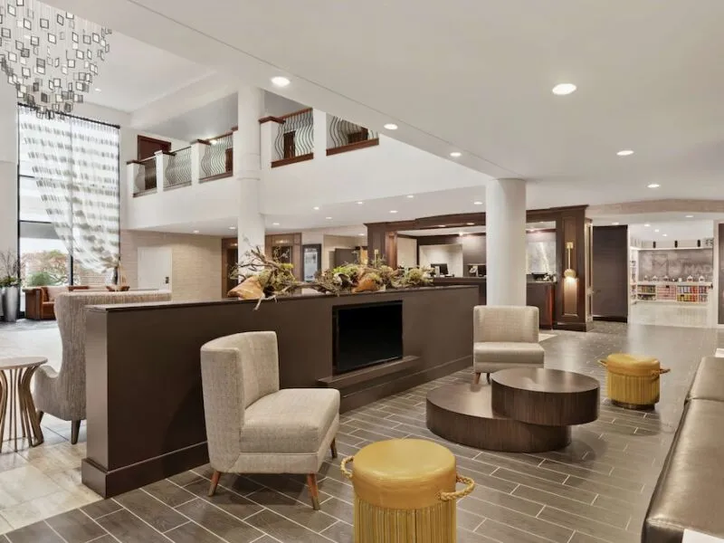 DoubleTree by Hilton McLean Tysons