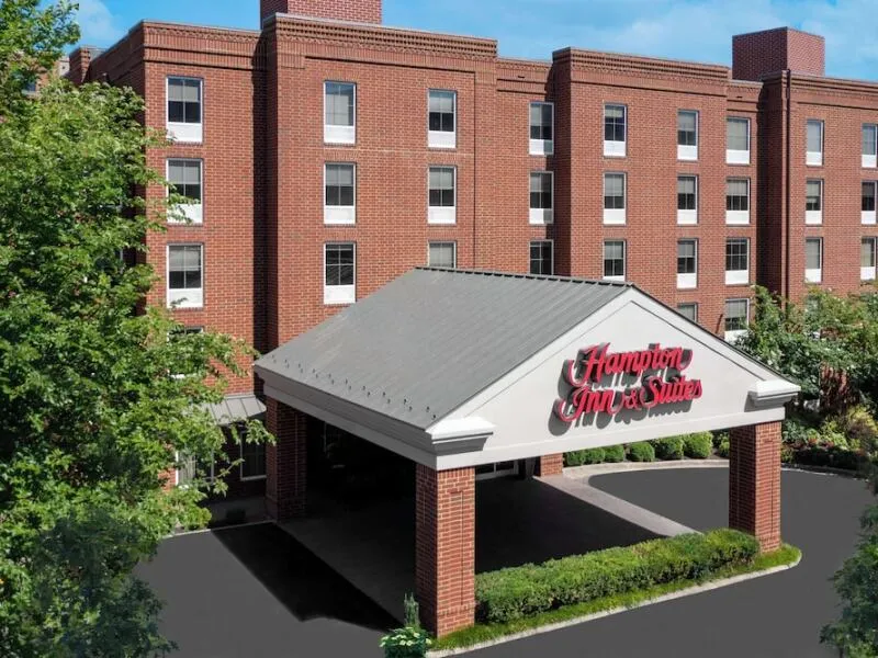 Hampton Inn & Suites Charlottesville-At the University