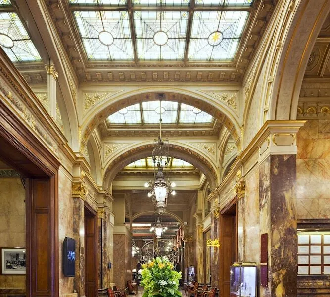 Hotel Metropole