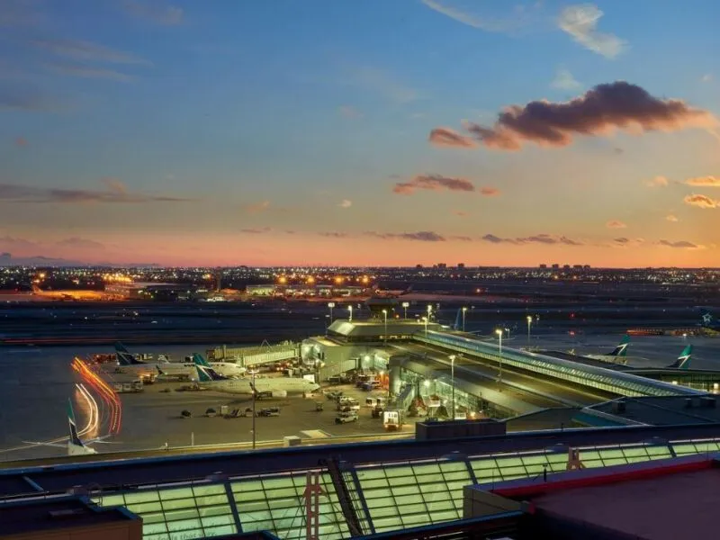 Sheraton Gateway Hotel in Toronto International Airport