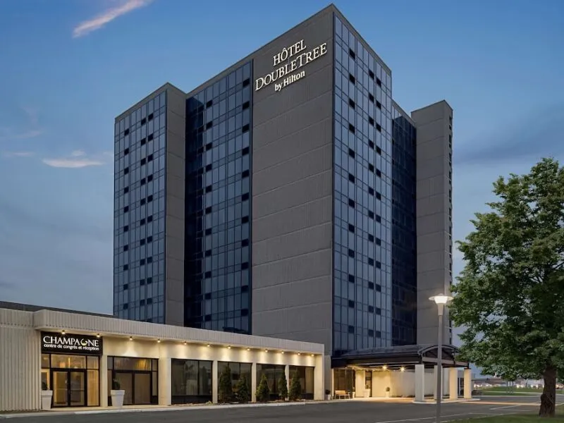 Holiday Inn & Suites Pointe-Claire Montreal Airport